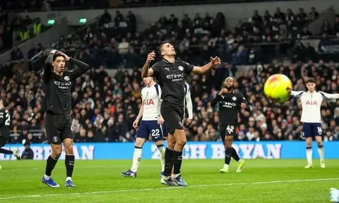 Rodri tố trọng tài bỏ qua lỗi ở bàn thua của Man City