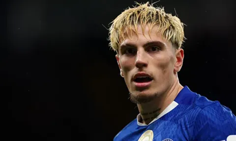 Neville chê Garnacho "vụn vỡ" khi Chelsea thắng ngược