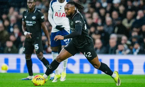 Semenyo khó hiểu khi Man City đánh rơi chiến thắng
