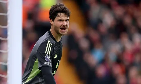 Steve Bruce ca ngợi Senne Lammens sau chiến thắng của Man Utd