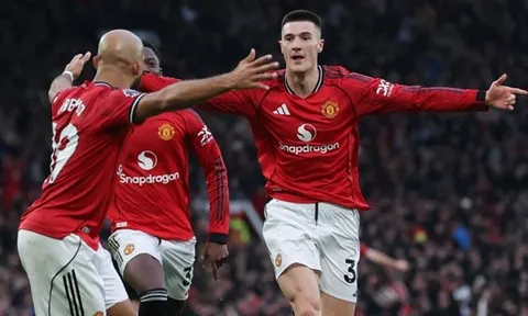 Rooney nói điều Sesko còn thiếu so với Ekitike