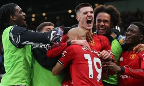 Neville tin Sesko sẽ bùng nổ sau bàn thắng vào lưới Fulham