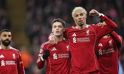 Bộ đôi Liverpool được kỳ vọng thay thế các huyền thoại