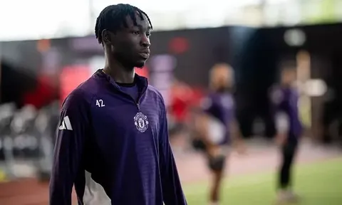 Man Utd đẩy Sekou Kone sang đội bóng cùng chủ sở hữu