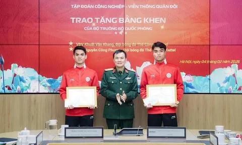 Văn Khang, Công Phương nhận bằng khen sau kỳ tích châu Á