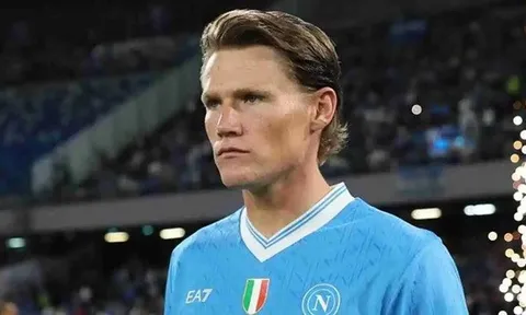 McTominay từ chối lương khủng ở Saudi Arabia để ở lại Napoli