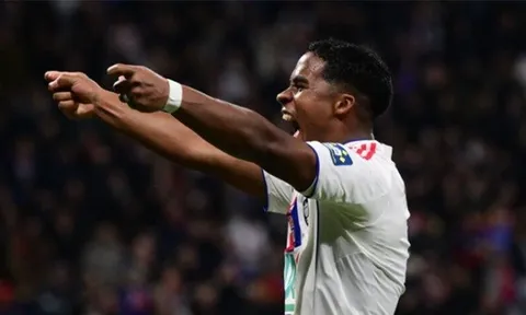 Tin đồn chuyển nhượng tối 5/2: MU tranh mua Murillo; Chelsea chi 120 triệu euro bộ đôi Real