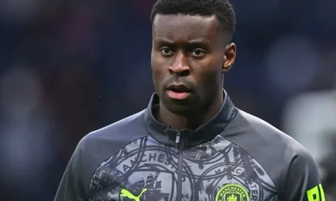 Pep vỡ mộng xin cho Guehi đá chung kết Carabao Cup