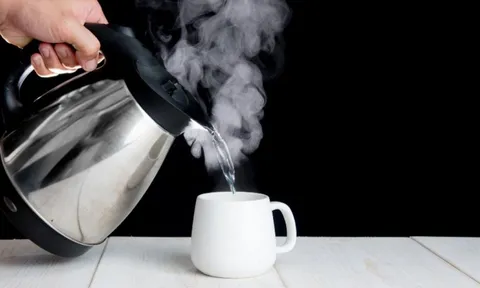 Thường xuyên uống nước ấm ngay khi thức dậy vào buổi sáng, cơ thể có 6 thay đổi bất ngờ