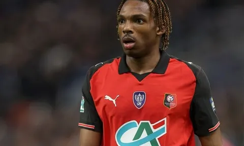 Tân binh Liverpool được ví như Desailly pha trộn Blanc