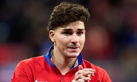 Arsenal vượt Barca trong cuộc đua giành Julian Alvarez