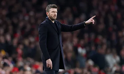 Carrick hồi sinh MU nhờ đi ngược Amorim