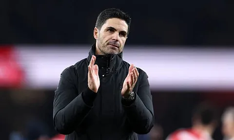Arteta xin lỗi Rosenior vụ thiếu tôn trọng Chelsea