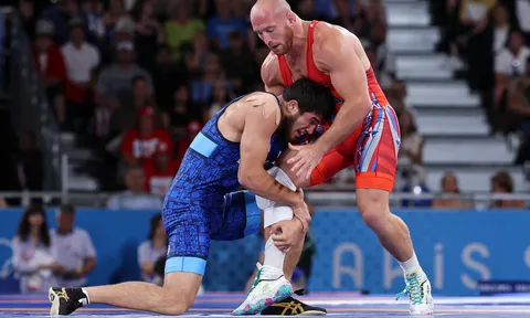 Kyle Snyder tái đấu 'khắc tinh' Olympic, cựu võ sĩ UFC tranh đai tại sự kiện RAF 7
