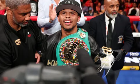 Bị tước đai WBC, Shakur Stevenson nổi đóa: 'Một lũ lừa đảo!'