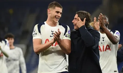 Van de Ven kịp trở lại đại chiến Man Utd