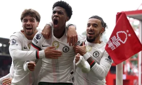 "Rio Ferdinand đệ nhị" sẵn sàng thay thế Reece James đấu Wolves