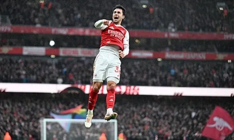 Zubimendi lập siêu phẩm sút xa giải cứu Arsenal