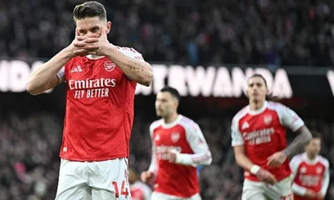 Gyokeres lập cú đúp, Arsenal xây chắc ngôi đầu