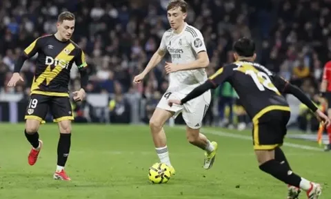 Liều thuốc Mestalla cho cơn khủng hoảng của Huijsen