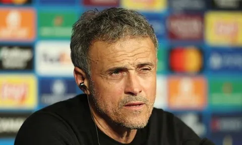 2 rào cản lớn khiến Enrique quay lưng với Man Utd
