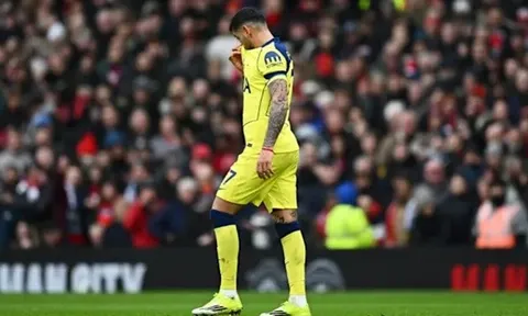 Chiếc băng đội trưởng quá rộng với Cristian Romero