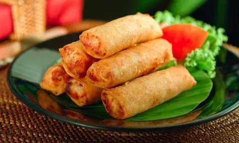 Cách gói nem hải sản ngon để lâu vẫn nóng giòn