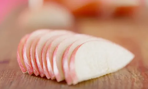 Da đẹp, gan khỏe nhờ thường xuyên ăn loại trái cây lúc nào cũng có này