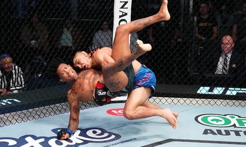 Mario Bautista bóp nghẹt Vinicius Oliveira, gửi chiến thư đến top 5 hạng gà