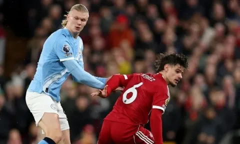 Gary Neville ca ngợi kỹ năng phòng ngự tuyệt vời của Kerkez