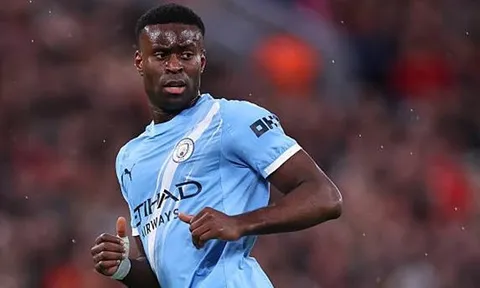 Marc Guehi khó hiểu khi bị fan Liverpool đối xử thù địch