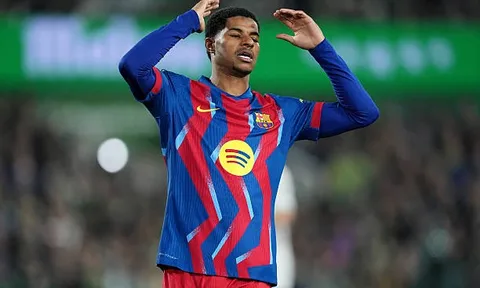 Bóng ma chính trị Barcelona đe dọa giấc mơ của Rashford