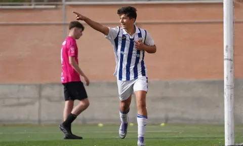 Real Madrid nẫng tay trên Atletico vụ Aaron Silva