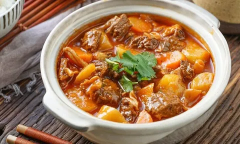 Cách nấu thịt bò sốt vang nhanh mềm