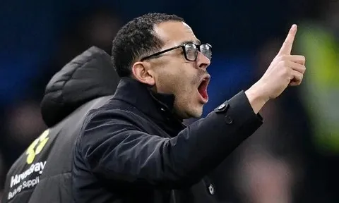 Sự thật đằng sau quyết định thay Cucurella của HLV Rosenior