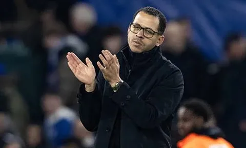 Rosenior không thể tin Chelsea mất điểm sau bàn thua nực cười