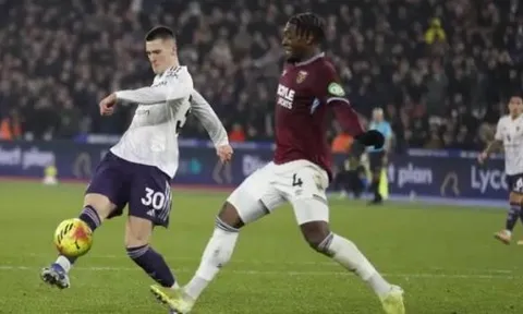Khối bê tông của West Ham phơi bày điểm yếu chí mạng của MU