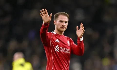 Pennant khuyên Liverpool loại Mac Allister