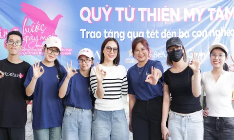 Mỹ Tâm cùng gia đình và người hâm mộ trao gửi 1.000 phần quà Tết ấm áp tại quê nhà