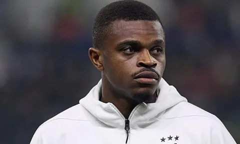 Sự đa năng của Kalulu giúp Man Utd biến ảo hệ thống phòng ngự