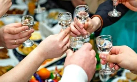 Ăn gì để giải rượu nhanh nhất? 10 thực phẩm giúp đào thải nồng độ cồn hiệu quả