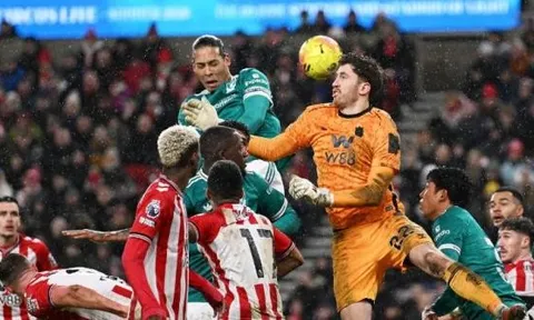 Arne Slot biến phạt góc thành vũ khí lợi hại của Liverpool