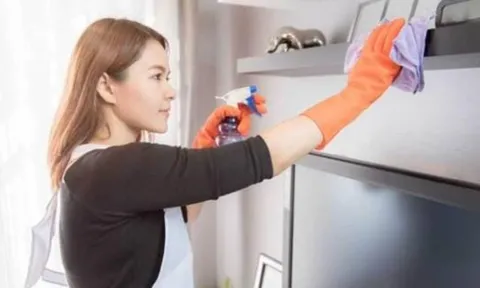 Mẹo dọn nhà cuối năm cực hay: Xé vụn giấy báo rải xuống sàn, tưởng ngớ ngẩn mà hiệu quả bất ngờ