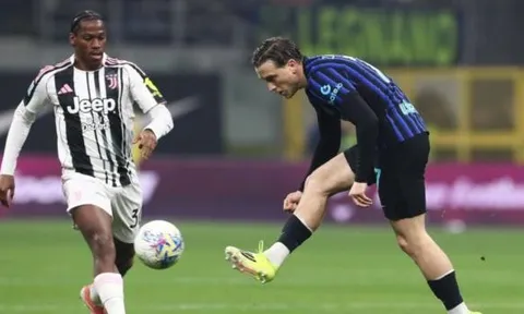 Zielinski lập siêu phẩm phút 90, Inter hạ gục 10 người của Juventus