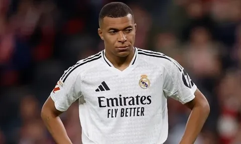 Arbeloa tiết lộ lý do Mbappe ngồi dự bị ở trận thắng Sociedad