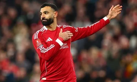 Salah xóa tan tin đồn rời Anfield bằng hành động đầy cảm xúc