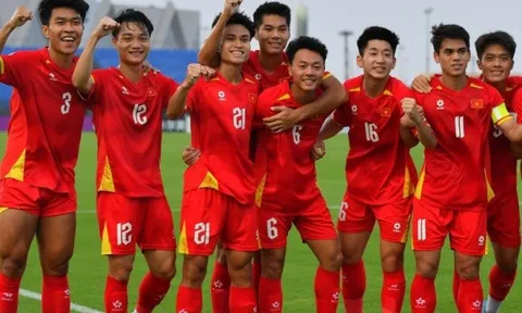 Bóng đá Việt Nam năm 2025 giữa vinh quang và nỗi lo