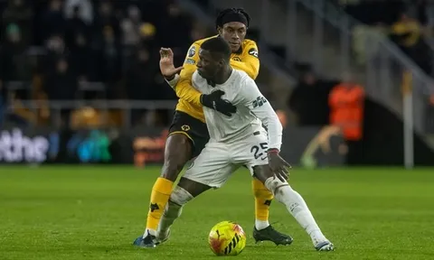 Valencia ngả mũ thán phục tài năng của Moises Caicedo
