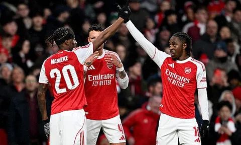 Pardew dự đoán Liverpool phá mộng ăn bốn của Arsenal