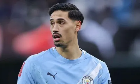 Reijnders khẳng định Man City đang ráo riết bám đuổi Arsenal